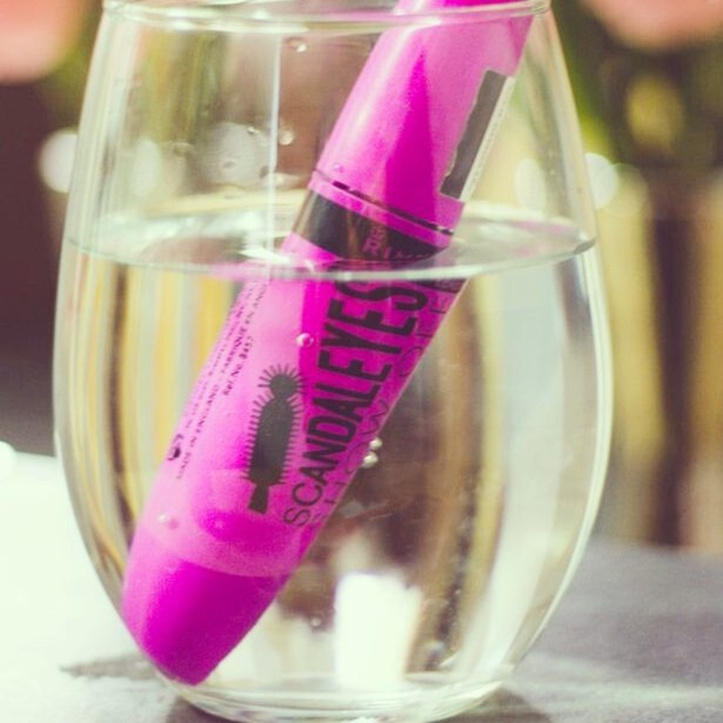 Run Your Mascara Wand Under Hot Water | Instagram/@tamaryn_vosloo