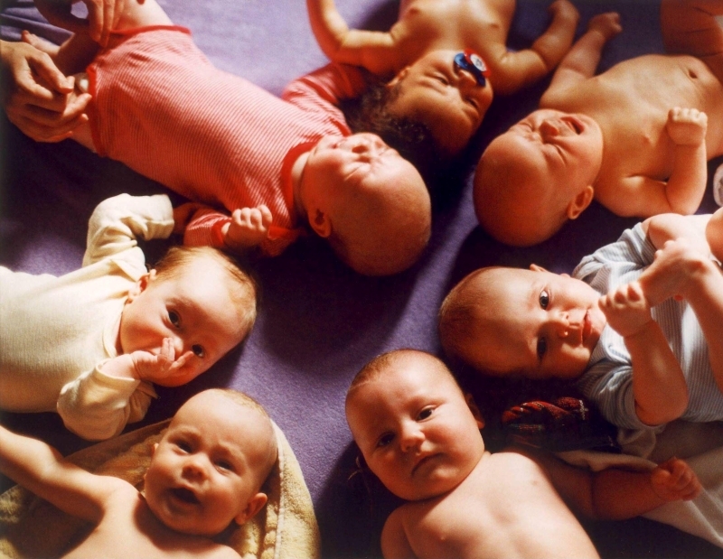 Meet The Babies | Alamy Stock Photo by JOKER/Süddeutsche Zeitung Photo