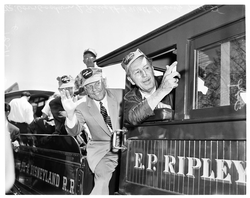 The Iconic Two-Finger Point | Getty Images Photo by USC Libraries/Corbis