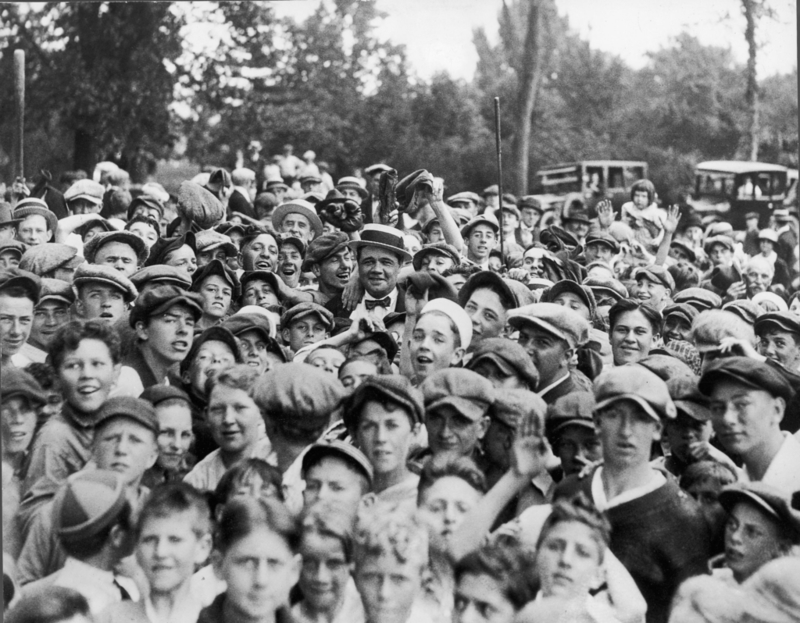 A Star Among His Fans | Getty Images Photo by Robert Riger